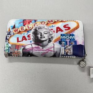 Welcome to Las Vegas Womens Wallet Full Zip Marilyn Monroe MGM Dice Charm NWT